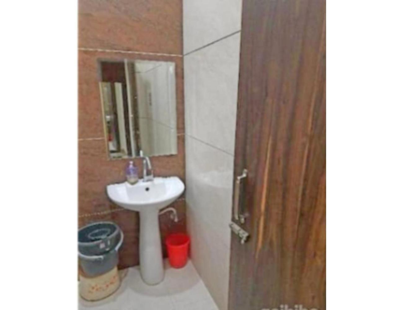 Hotel Basera Guest House, Saharanpur Extérieur photo