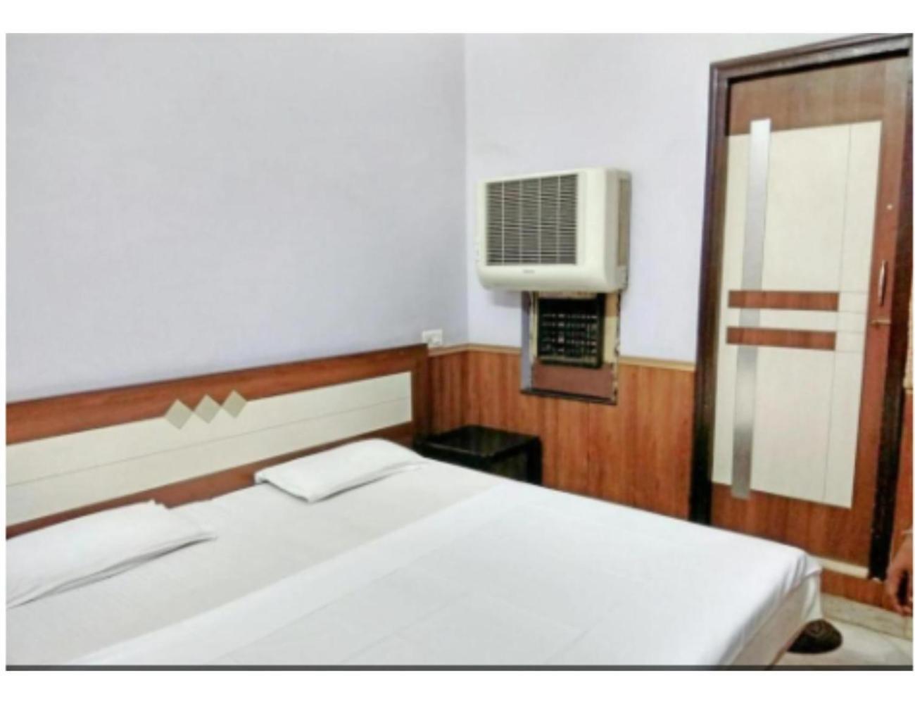 Hotel Basera Guest House, Saharanpur Extérieur photo